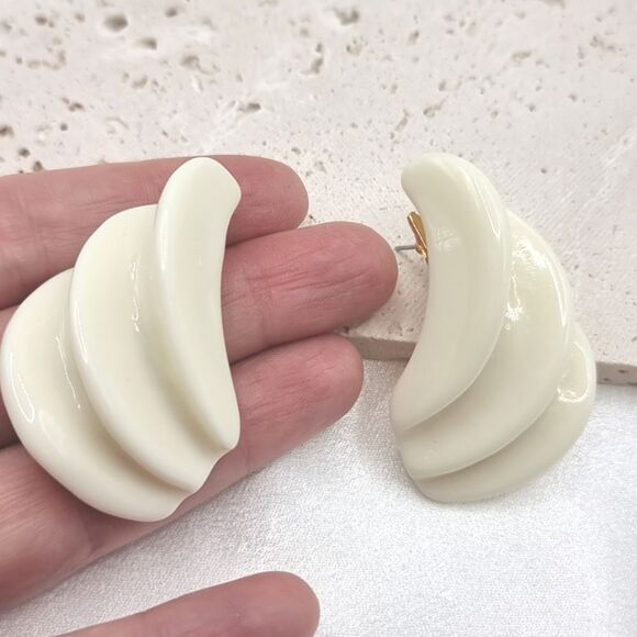 New ZARA Shell Resin Stud Earrings Vintage Art Deco Retro Style - Picture 5 of 8